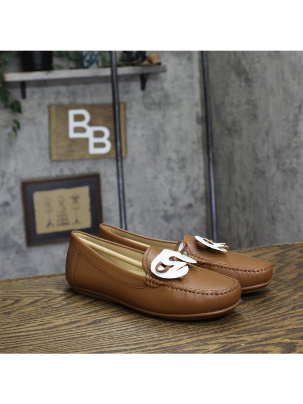 NWT Michael Michael Kors Juliette Leather Moccasins Loafers Luggage Brown 6.5M - Picture 7 of 16